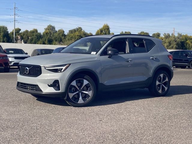Certified 2025 Volvo XC40 B5 Plus w/ Protection Package Premier image 2