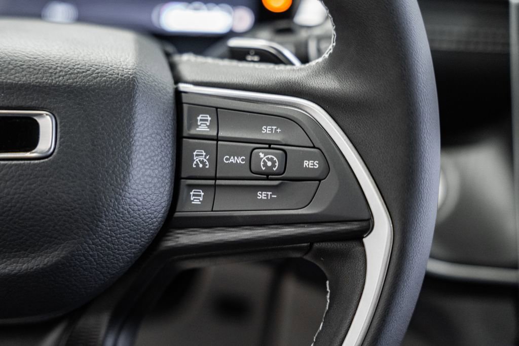 New 2025 Jeep Grand Cherokee Altitude w/ Trailer Tow Package image 25