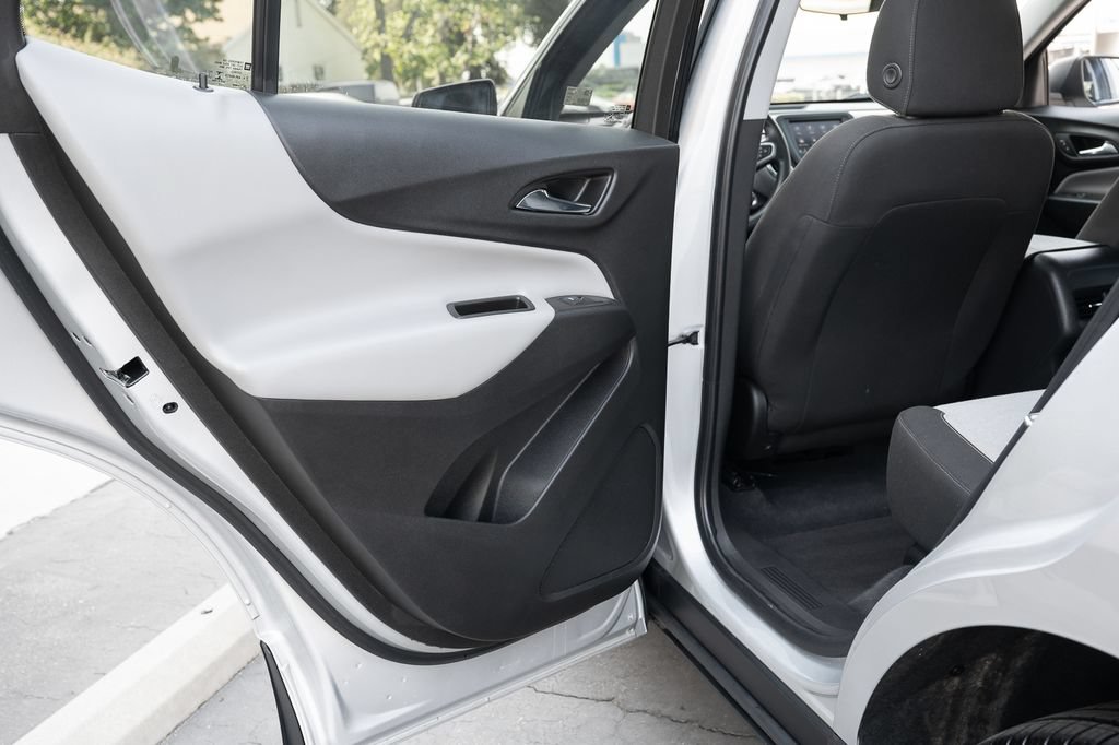 Used 2022 Chevrolet Equinox LS AWD/4WD image 37