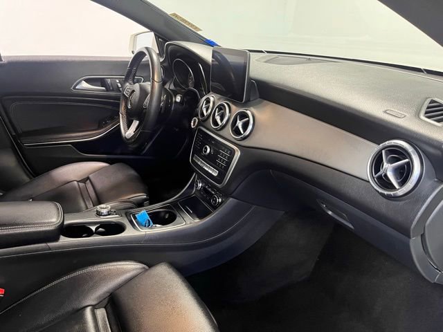 Used 2018 Mercedes-Benz CLA 250 image 11
