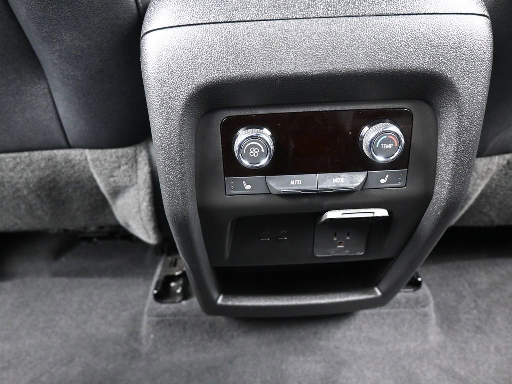 Used 2025 Chevrolet Traverse High Country image 45