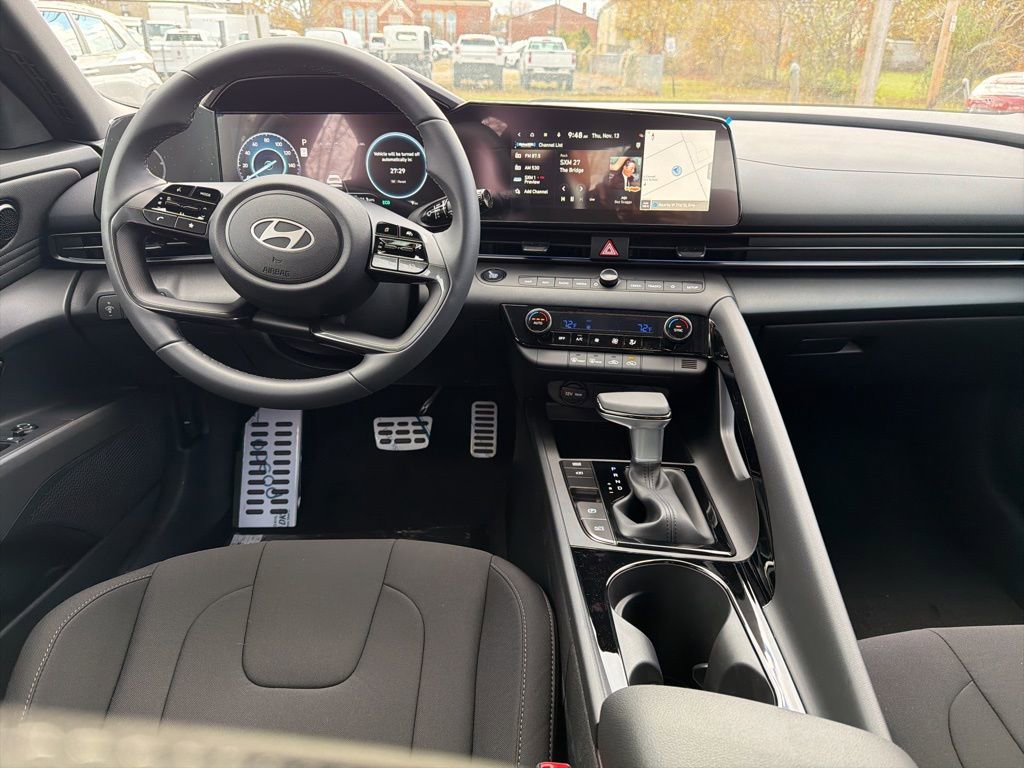 New 2026 Hyundai Elantra Sport FWD image 18