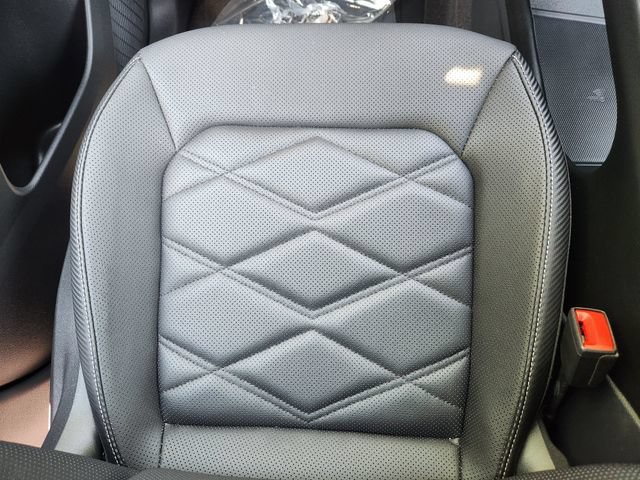 Certified 2024 Volkswagen Atlas Cross Sport SE AWD/4WD image 22