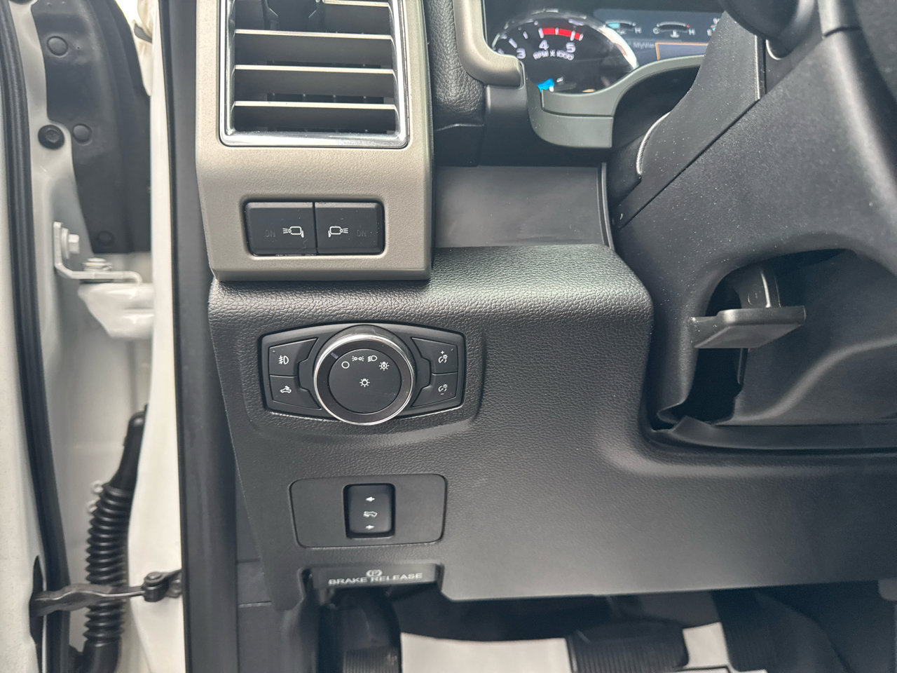 Used 2017 Ford F250 Lariat w/ Lariat Value Package image 26