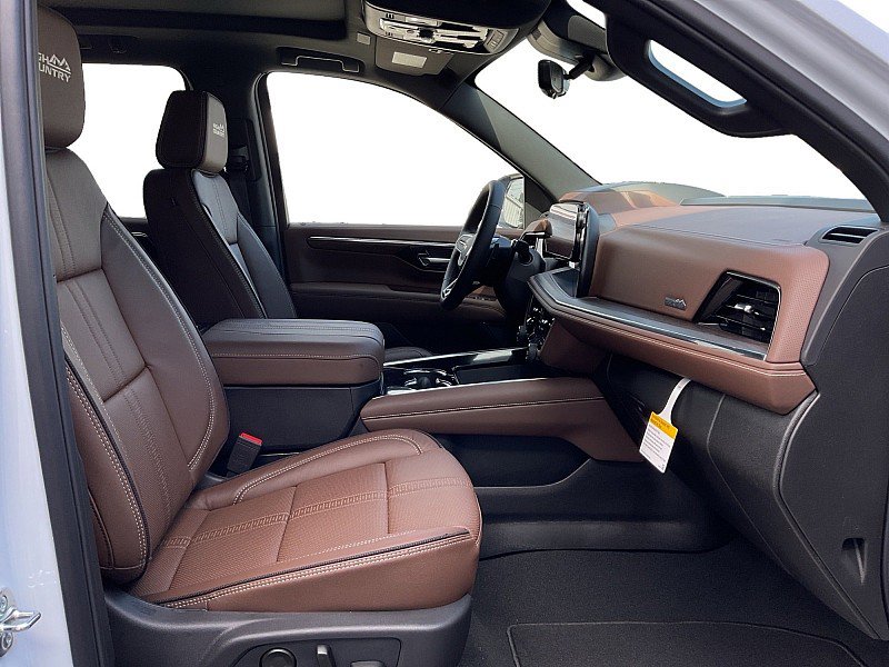 New 2026 Chevrolet Suburban High Country w/ Sun And Tow Package image 10