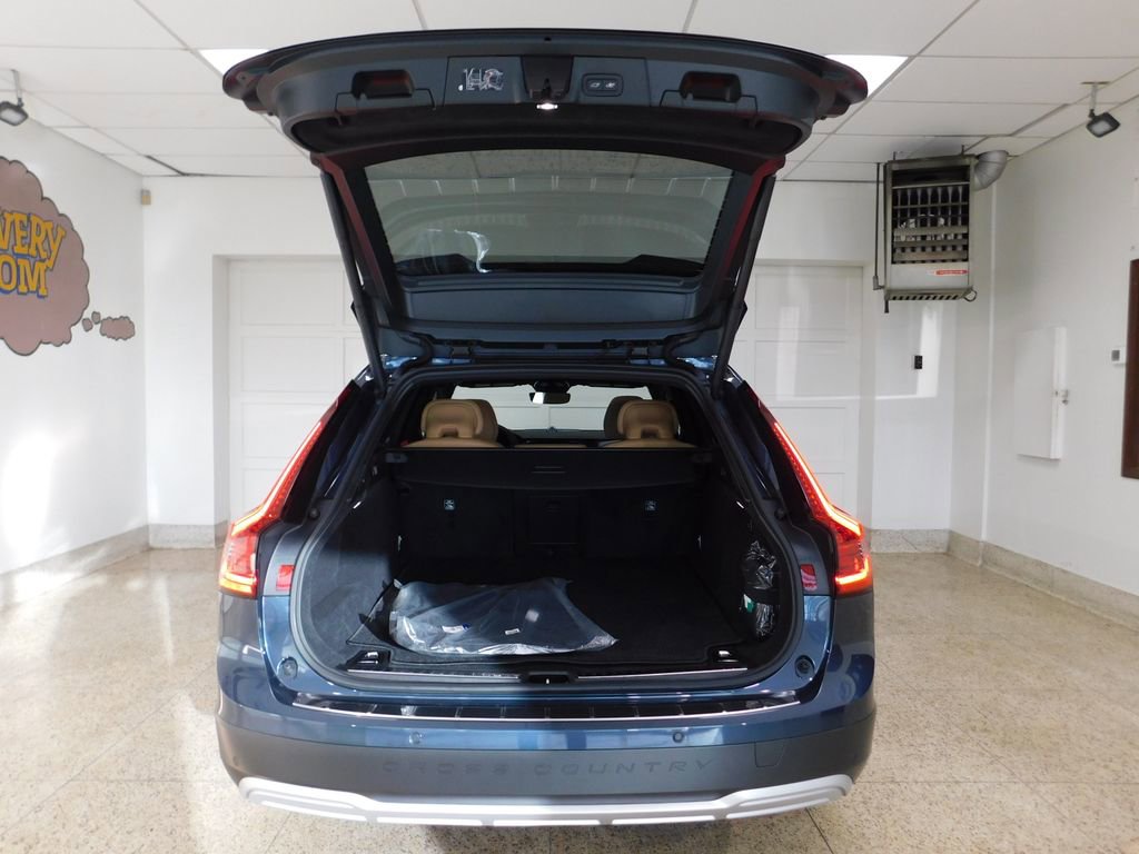 Used 2026 Volvo V90 B6 Cross Country Ultra image 83