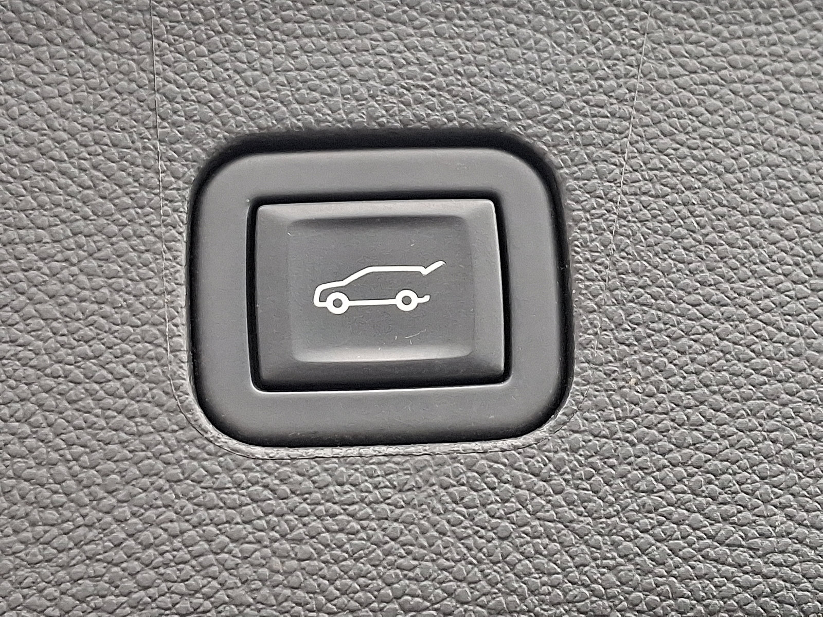 Used 2023 Buick Enclave Essence w/ Experience Buick Package image 29