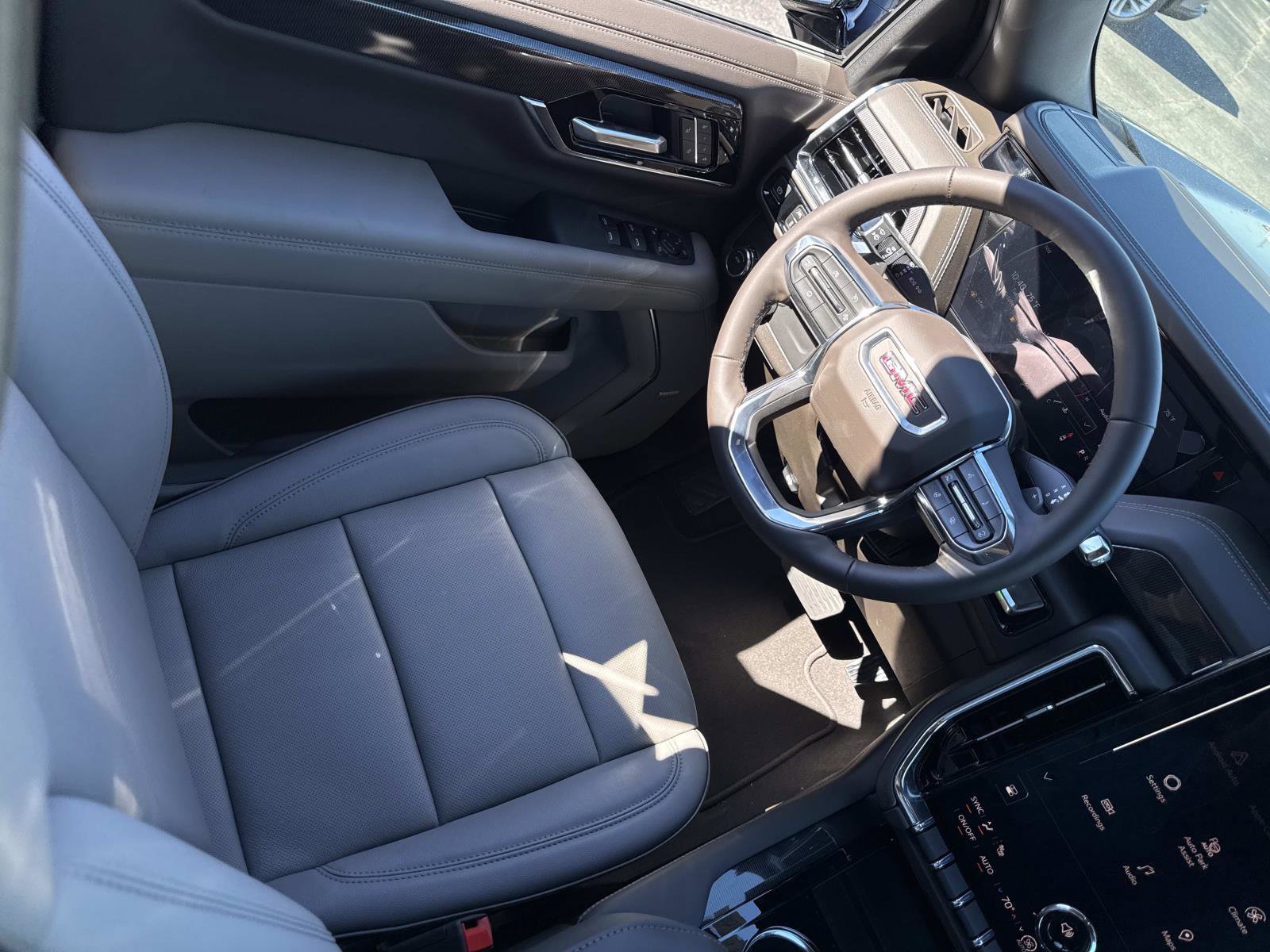 New 2026 GMC Yukon Elevation image 29