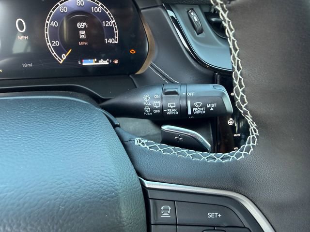 New 2026 Jeep Grand Cherokee Laredo image 17