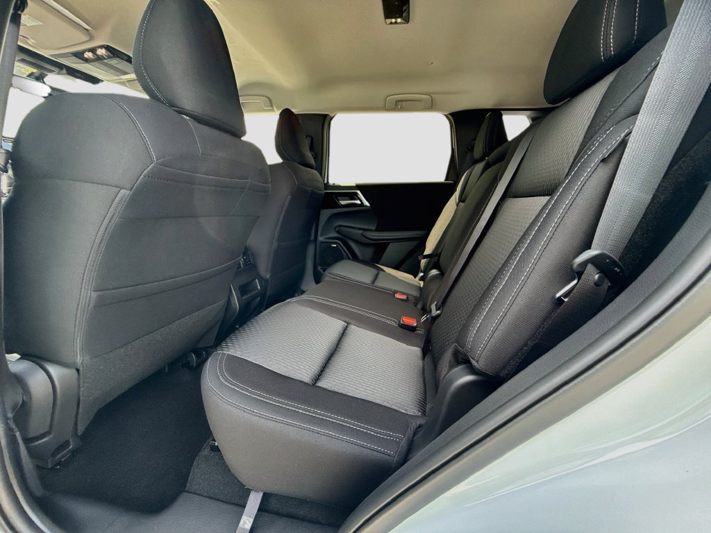 New 2026 Mitsubishi Outlander ES FWD image 24