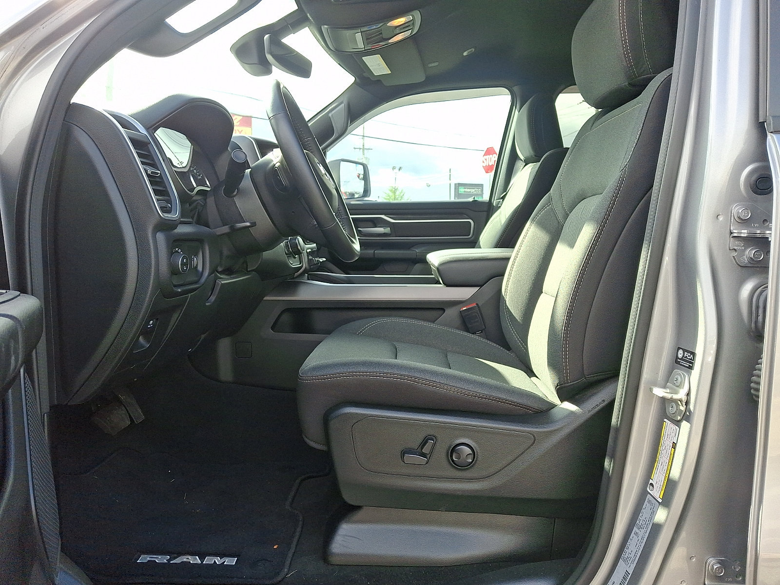 Used 2023 RAM 1500 Big Horn AWD/4WD image 13