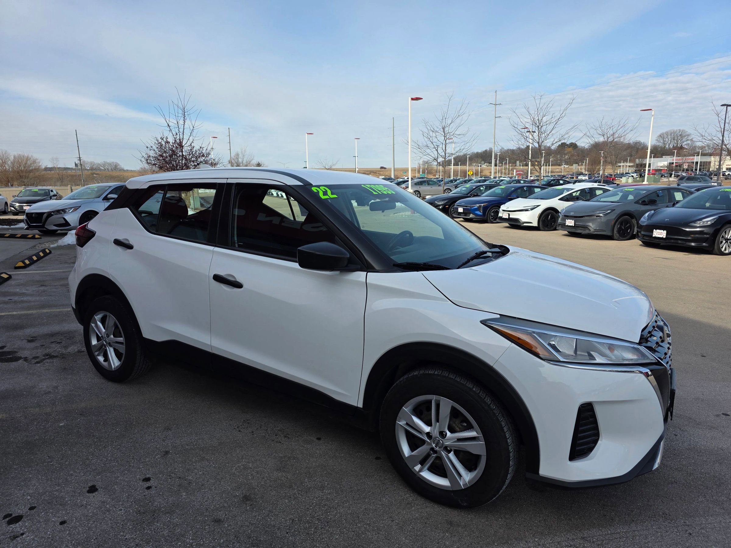 Used 2022 Nissan Kicks S FWD image 3