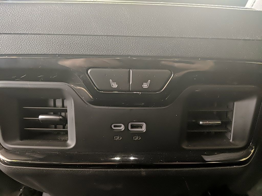 Used 2024 GMC Sierra 2500 AT4 w/ Technology Package image 16