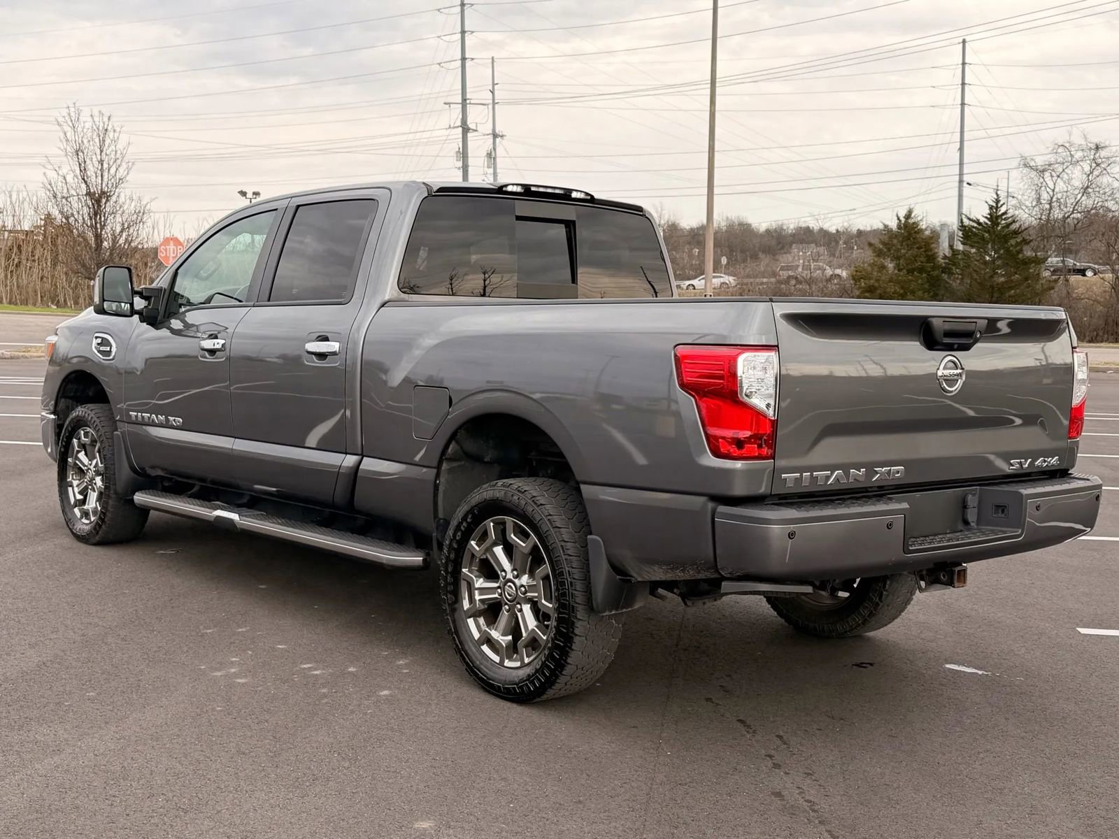 Used 2019 Nissan Titan SV w/ SV Convenience Package image 4
