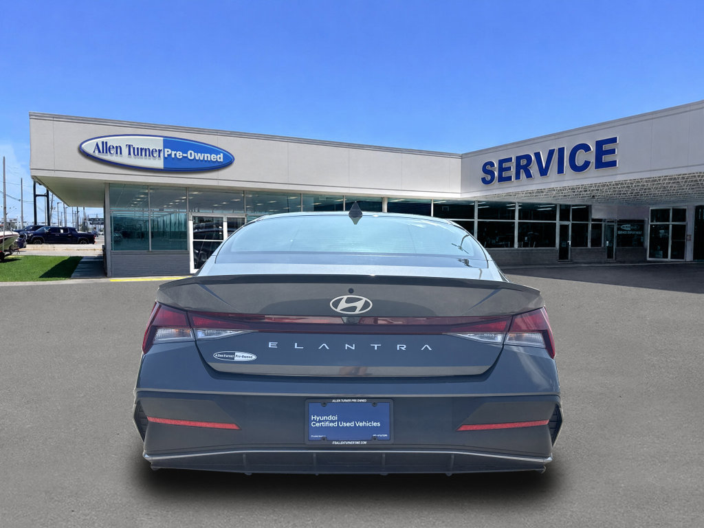 Certified 2025 Hyundai Elantra Sport FWD image 5