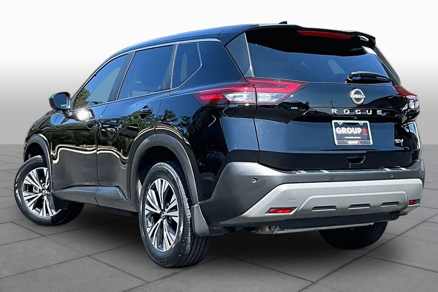 Used 2023 Nissan Rogue SV FWD image 12