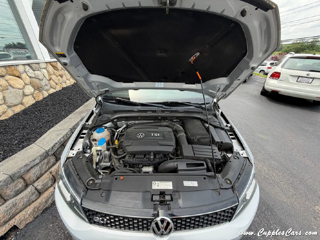 Used 2013 Volkswagen Jetta GLI Autobahn FWD image 15