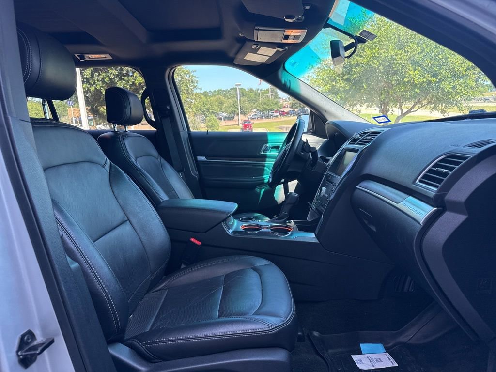 Used 2016 Ford Explorer Limited FWD image 12