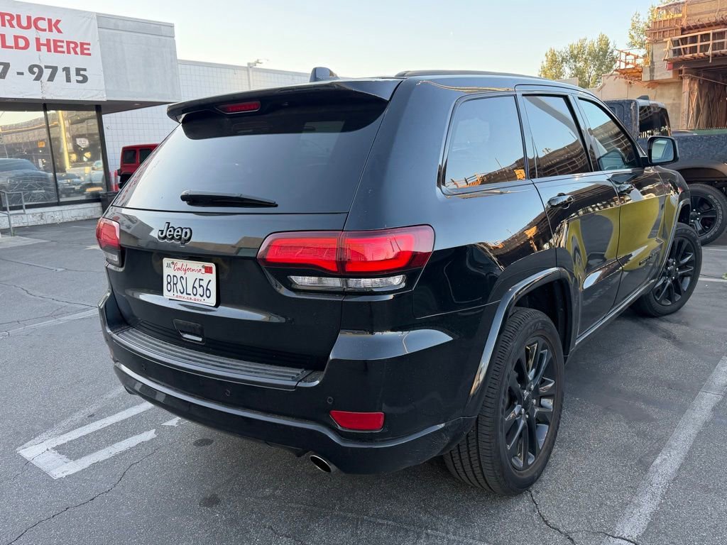 Used 2020 Jeep Grand Cherokee Altitude image 4