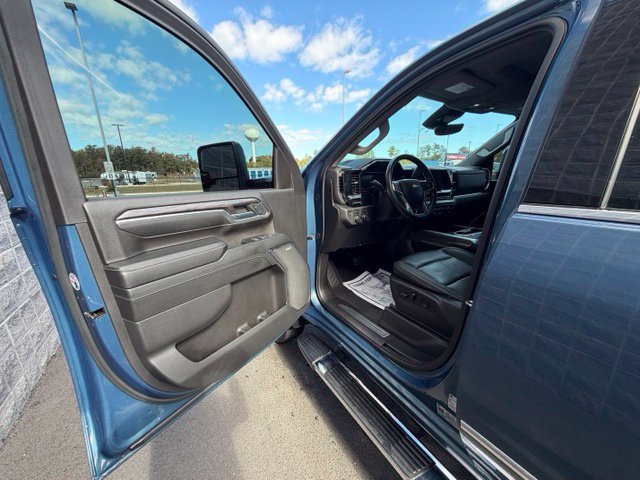 Used 2024 Chevrolet Silverado 3500 LTZ w/ LTZ Plus Package AWD/4WD image 18