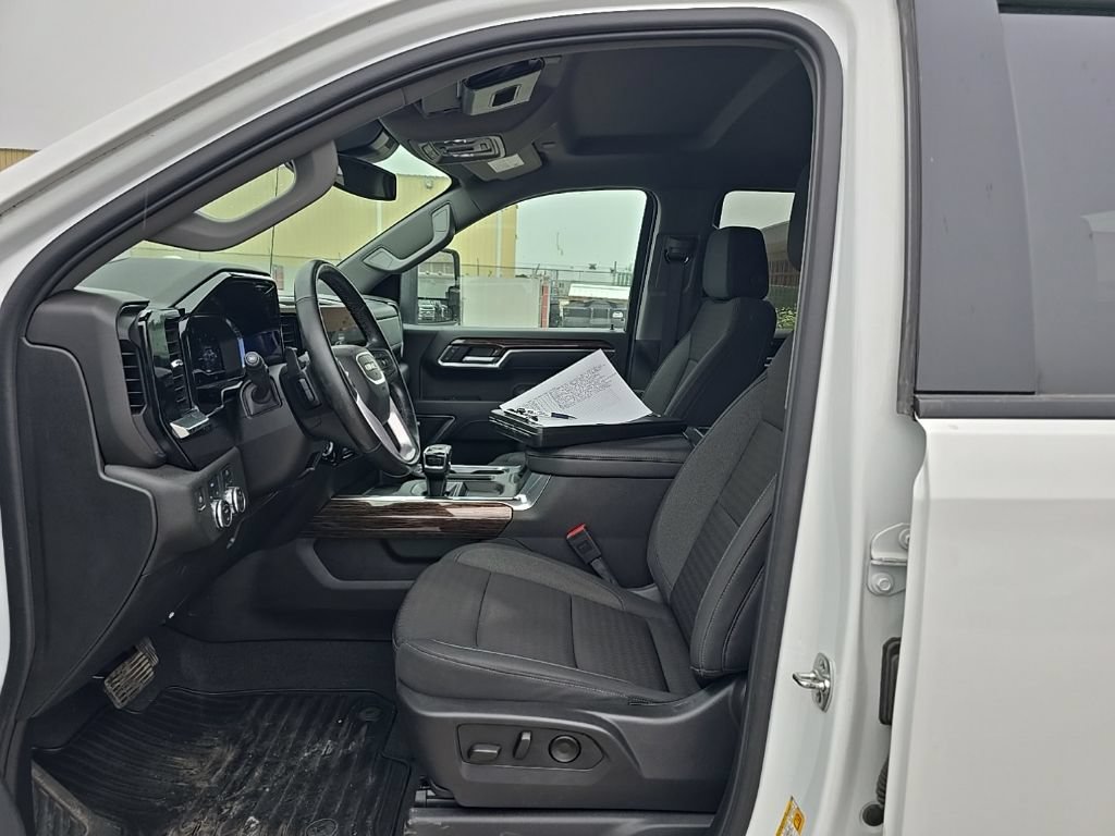 Used 2025 GMC Sierra 1500 Elevation w/ Preferred Package AWD/4WD image 11