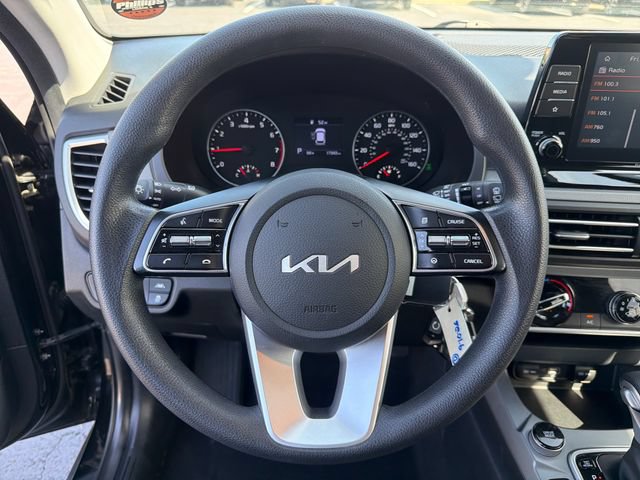 Used 2023 Kia Seltos LX AWD/4WD image 16