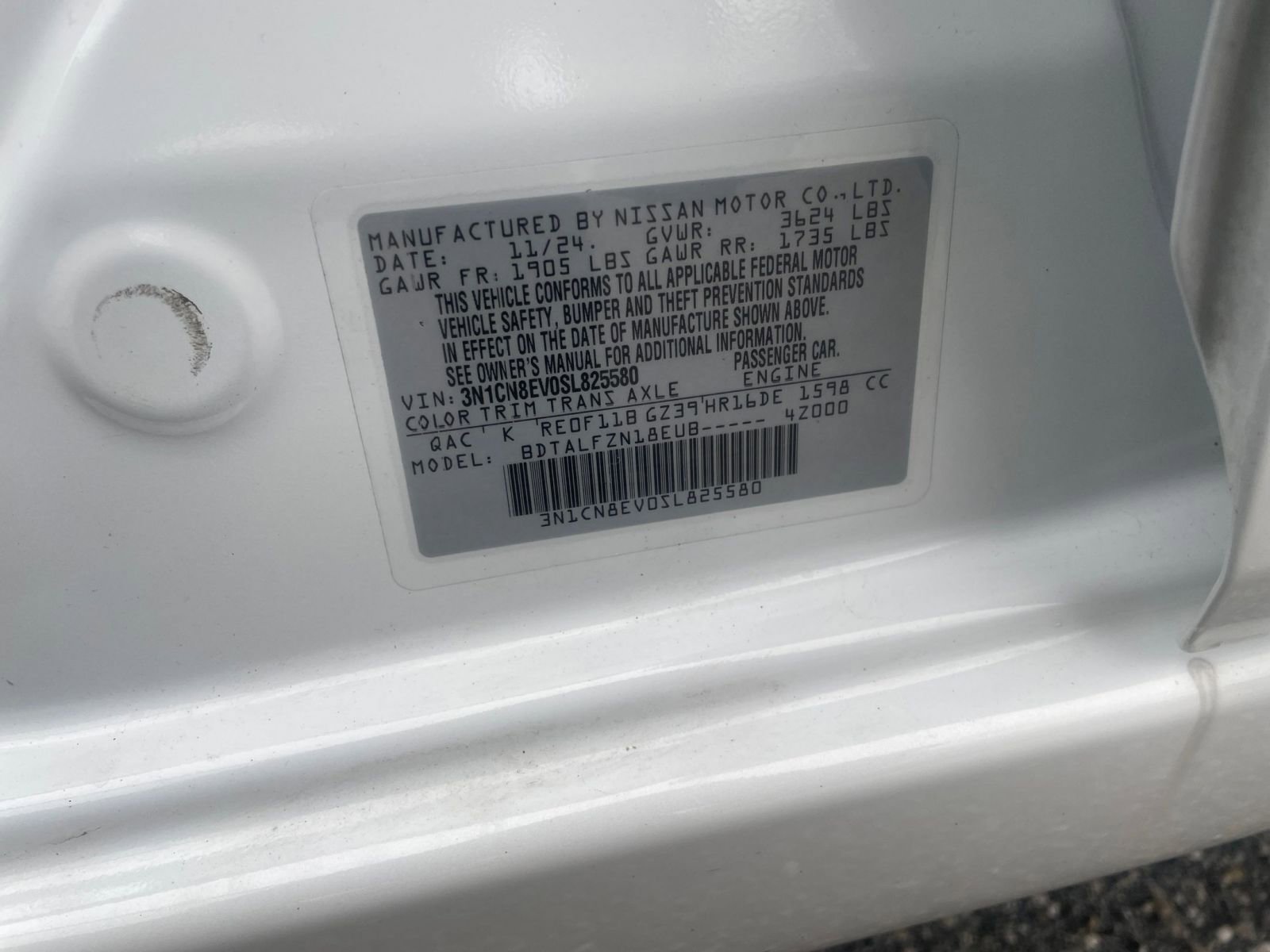 Used 2025 Nissan Versa SV w/ Trunk Package image 23