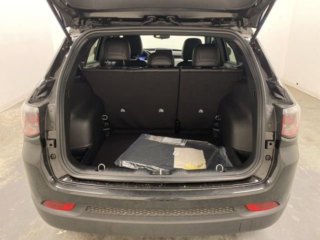 Used 2026 Jeep Compass Latitude image 26