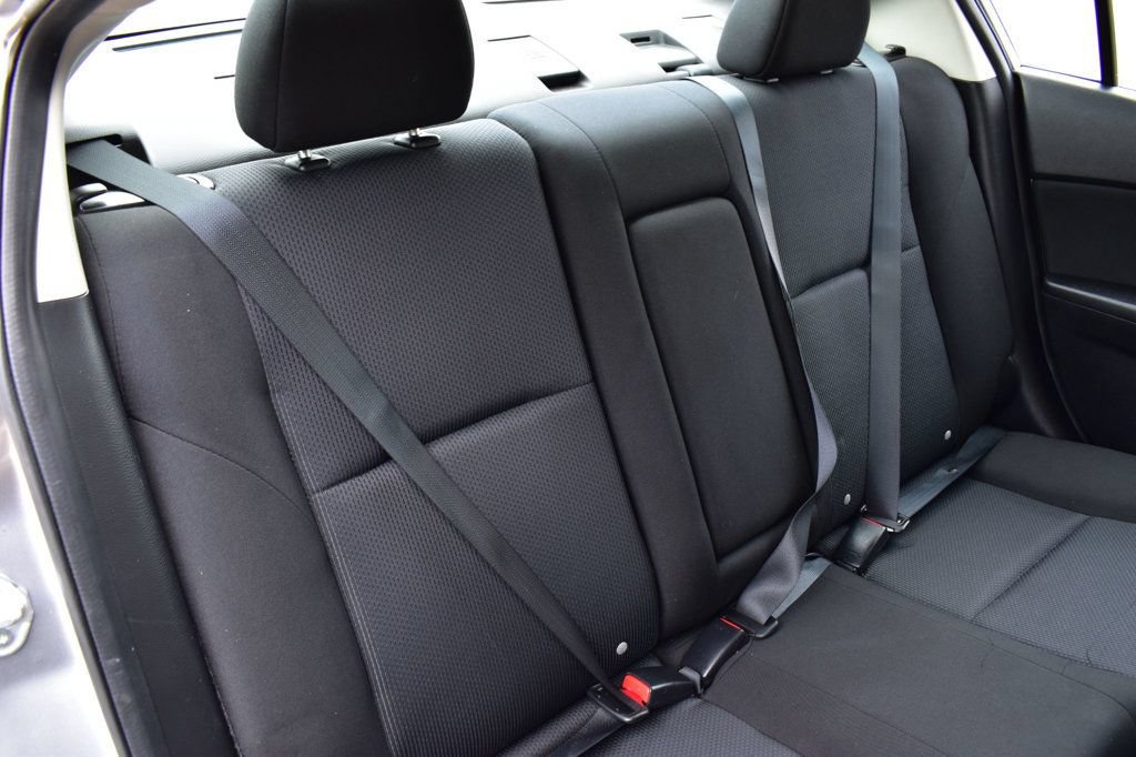 Used 2011 MAZDA MAZDA3 i Touring image 24