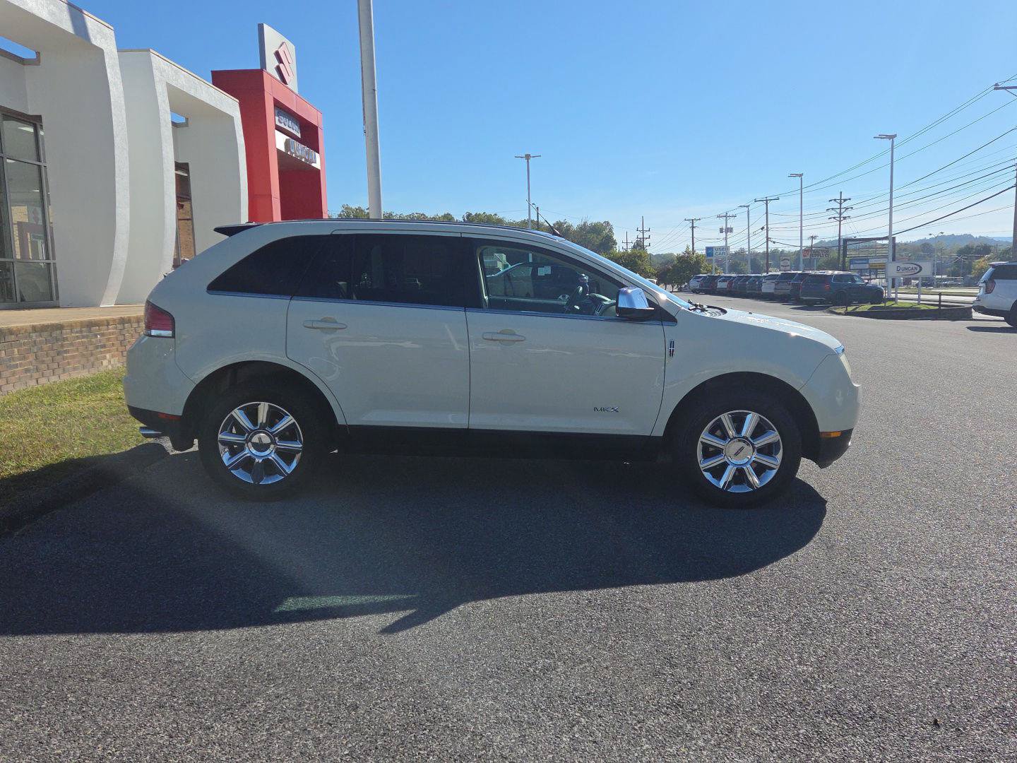 Used 2008 Lincoln MKX AWD image 2