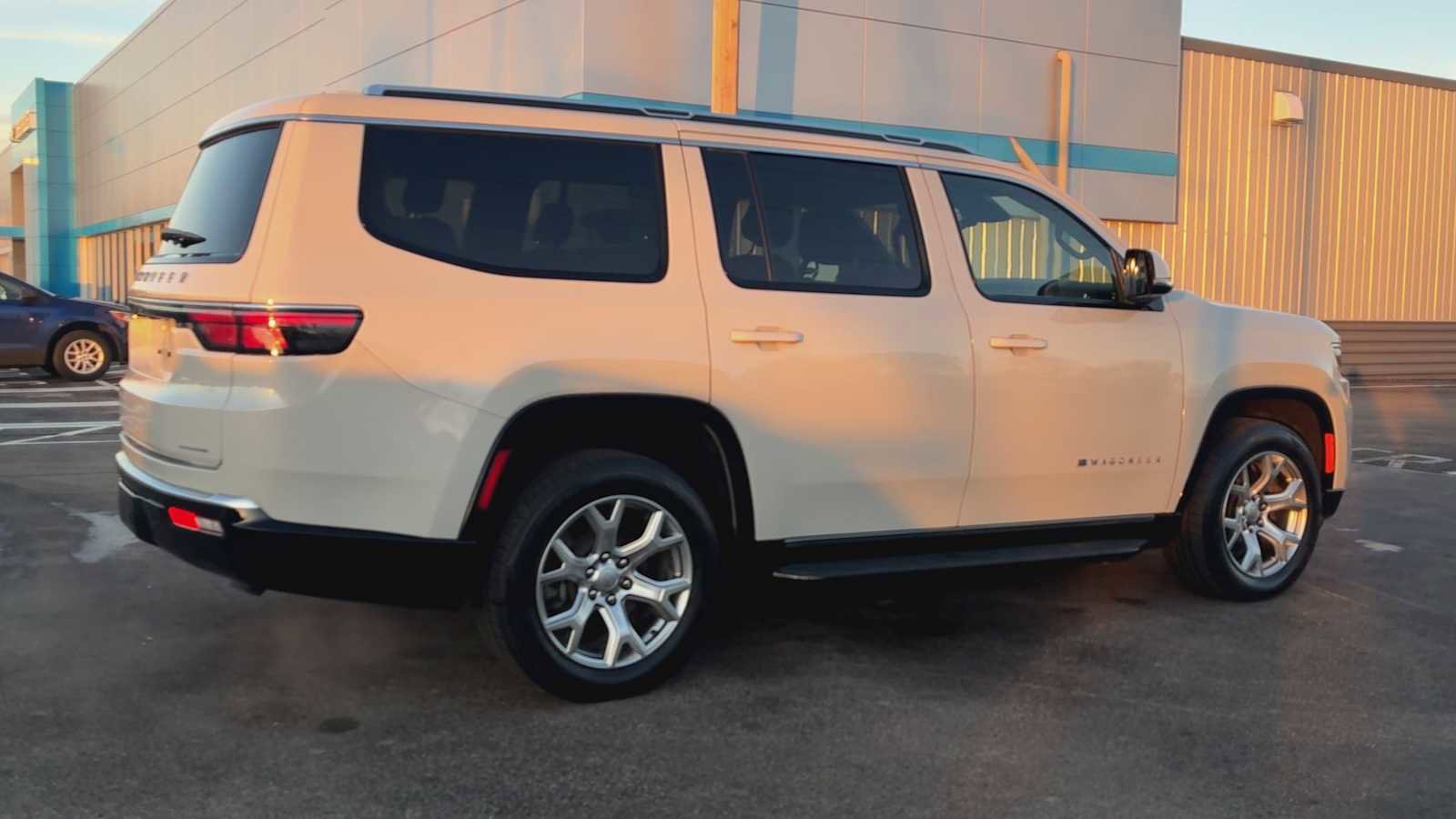 Used 2022 Jeep Wagoneer Series II image 2