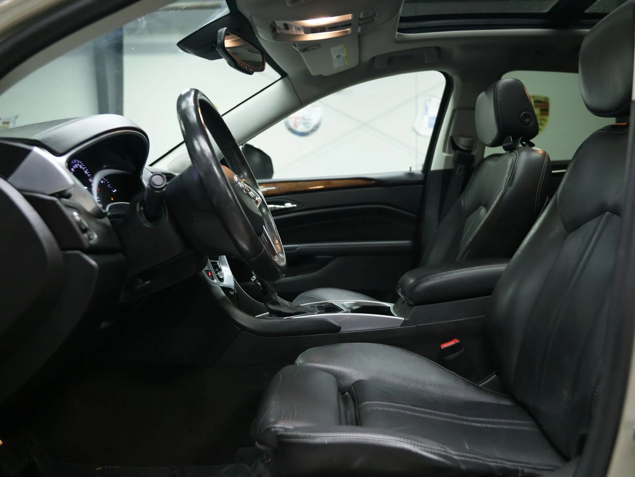 Used 2014 Cadillac SRX Luxury w/ Driver Awareness Package image 20