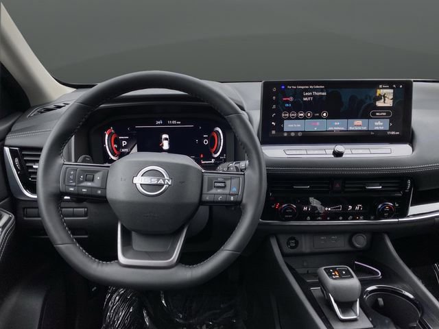 Used 2025 Nissan Rogue SL image 5