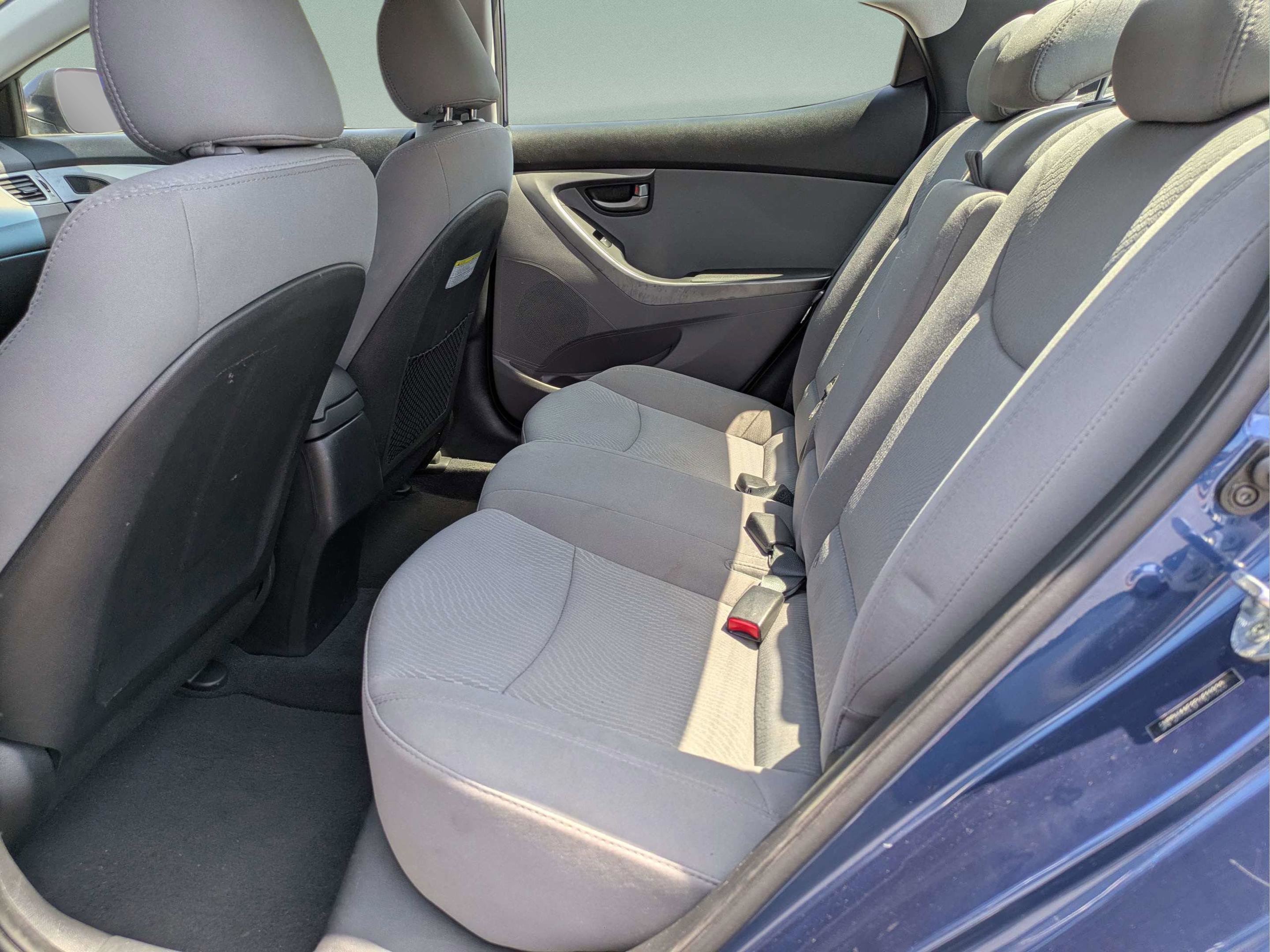 Used 2015 Hyundai Elantra SE w/ Option Group 02 FWD image 10