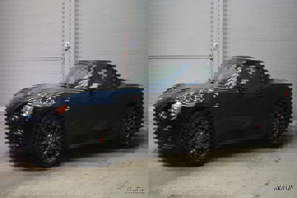 Used 2017 FIAT 124 Spider Abarth RWD image 28