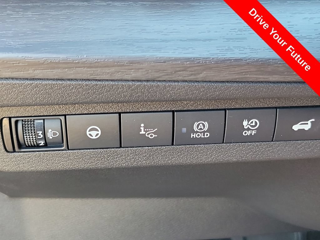 Used 2025 Nissan Ariya Platinum AWD/4WD image 16