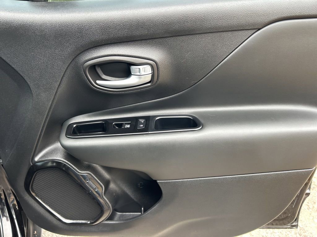 Used 2020 Jeep Renegade Altitude image 21