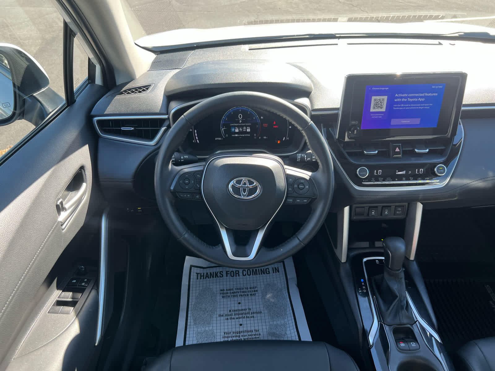 Used 2024 Toyota Corolla Cross XLE AWD/4WD image 2
