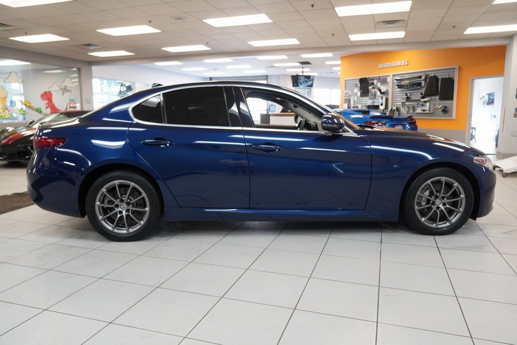 Used 2018 Alfa Romeo Giulia AWD image 14