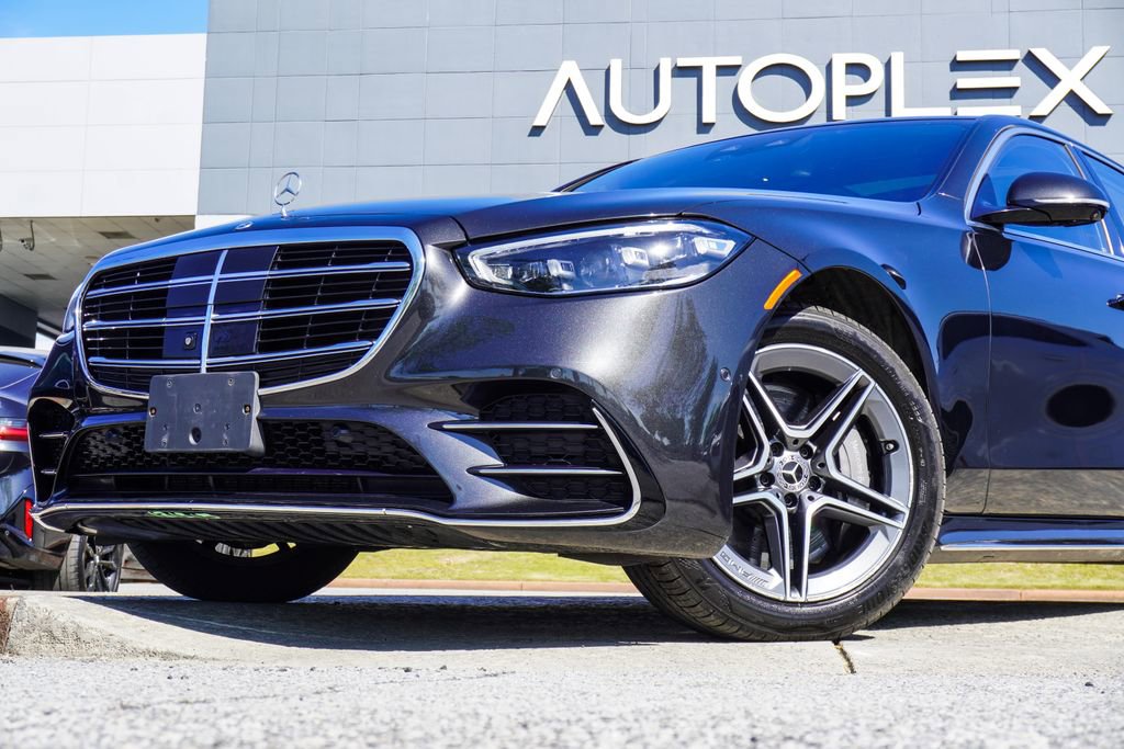 Used 2022 Mercedes-Benz S 500 4MATIC w/ AMG Line Package image 2