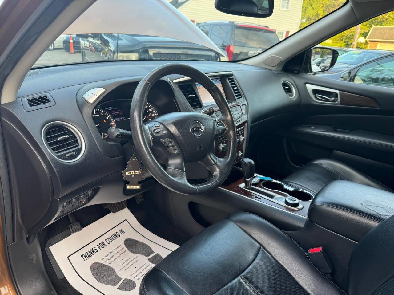 Used 2017 Nissan Pathfinder Platinum w/ Family Entertainment Package image 19