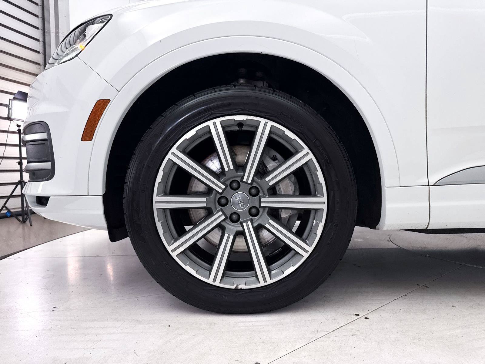 Used 2018 Audi Q7 3.0T Premium Plus AWD/4WD image 17