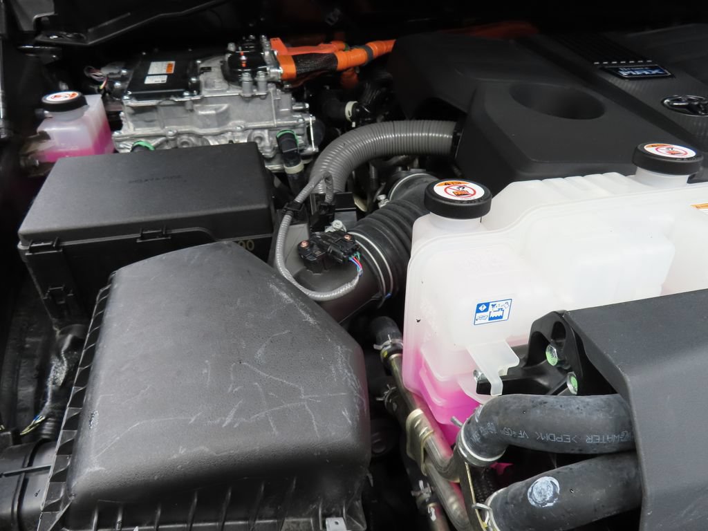 Used 2025 Toyota Tundra Limited AWD/4WD image 32