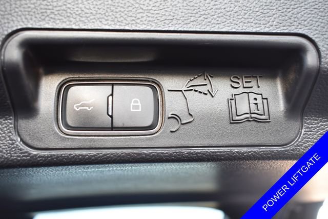 Used 2020 Ford Explorer XLT w/ Comfort Package image 6