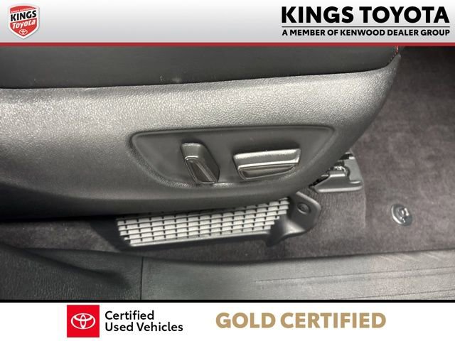 Used 2025 Toyota Sienna XSE w/ XSE Premium Package image 14