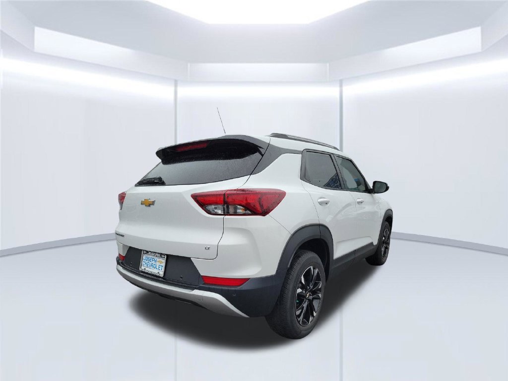 Used 2022 Chevrolet TrailBlazer LT w/ Driver Confidence Package FWD image 5