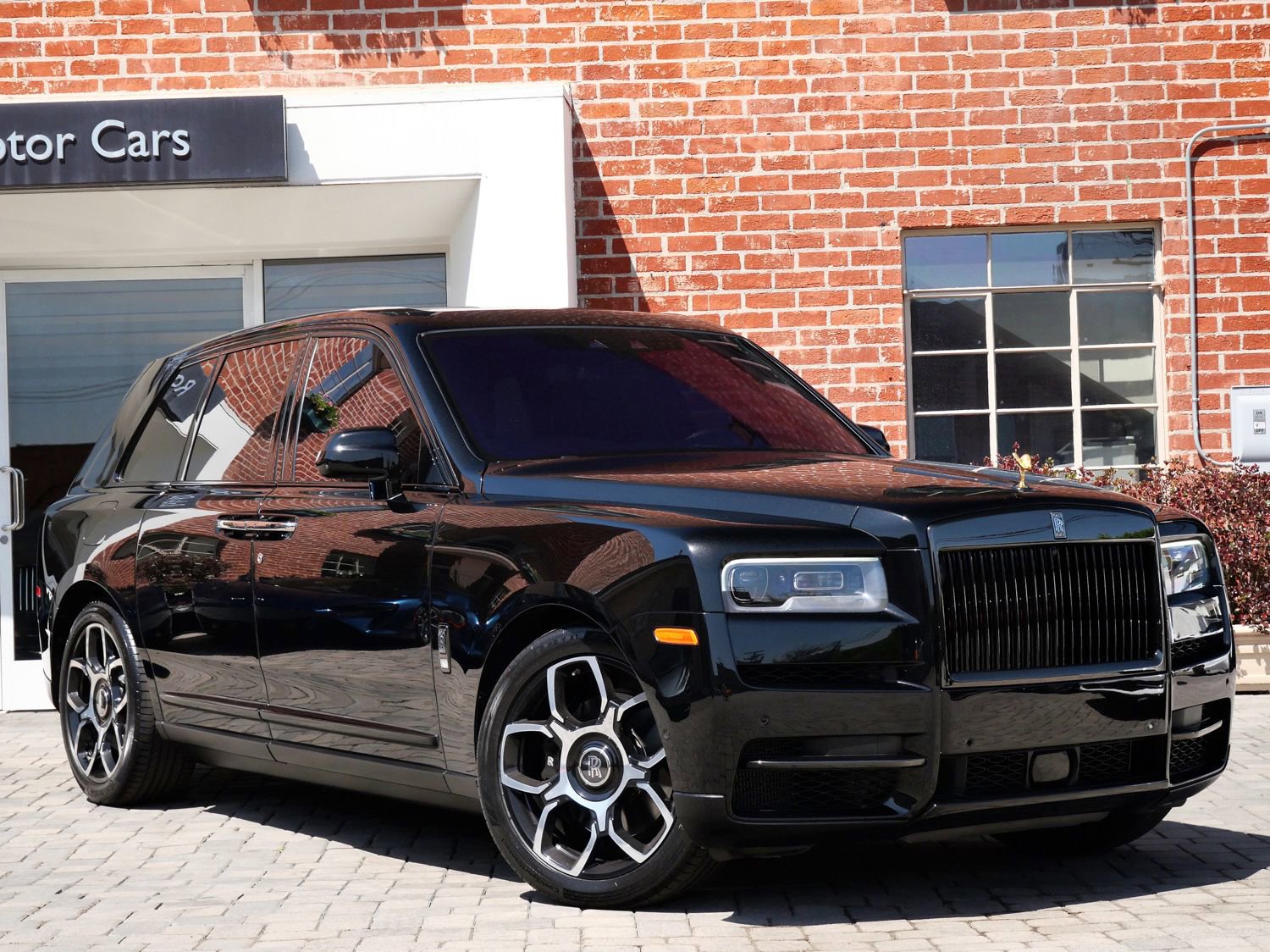 Certified 2022 Rolls-Royce Cullinan Black Badge w/ Dark Exterior Package AWD/4WD image 20