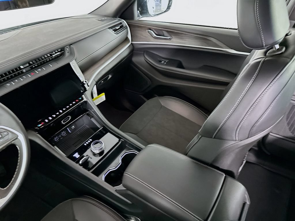 New 2026 Jeep Grand Cherokee Altitude AWD/4WD image 29