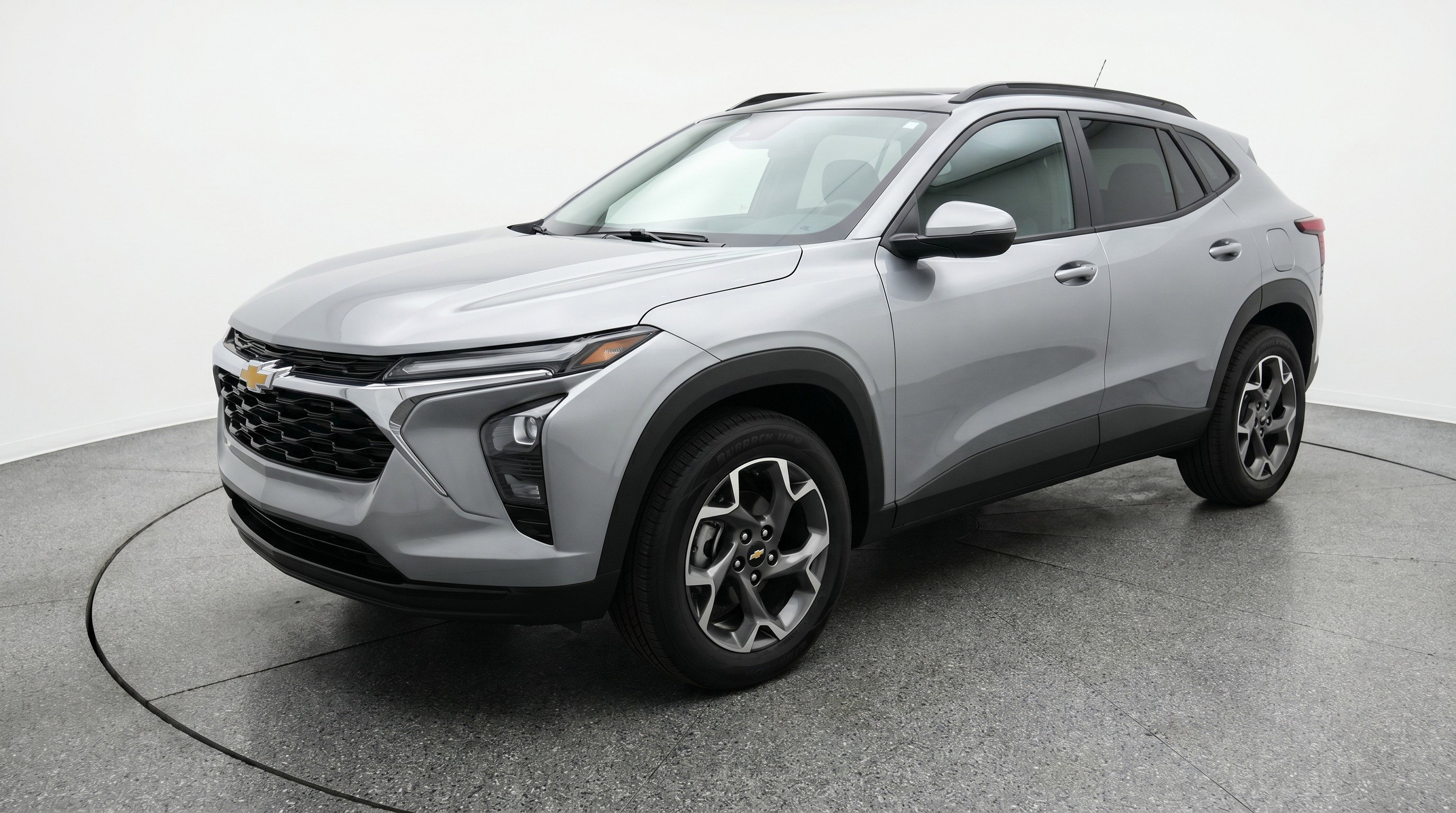 Used 2025 Chevrolet Trax LT FWD image 3