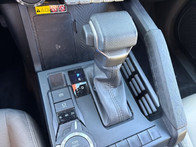Used 2024 Toyota Tacoma SR5 AWD/4WD image 43